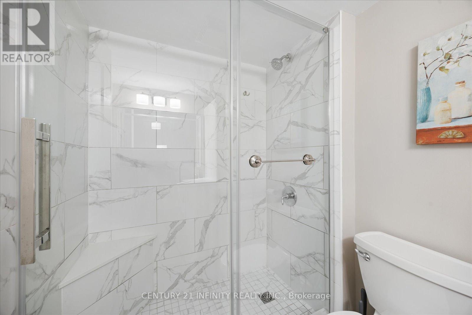 #635 50 RICHMOND STREET E - 16