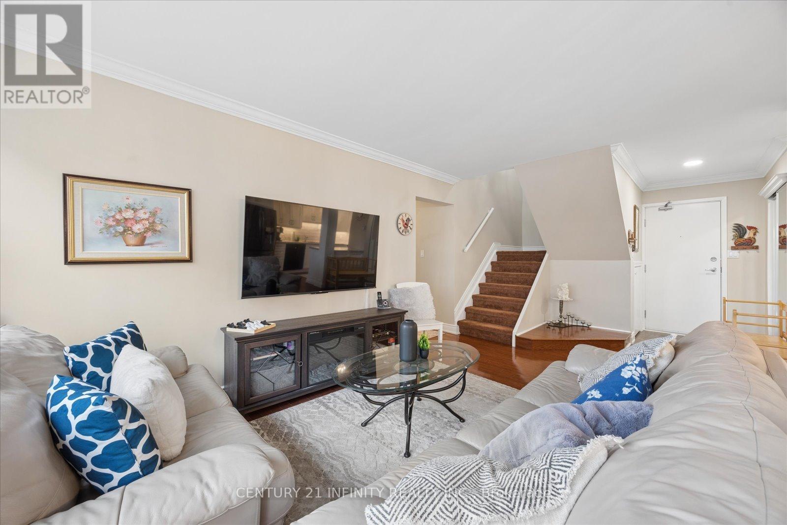 #635 50 RICHMOND STREET E - 10