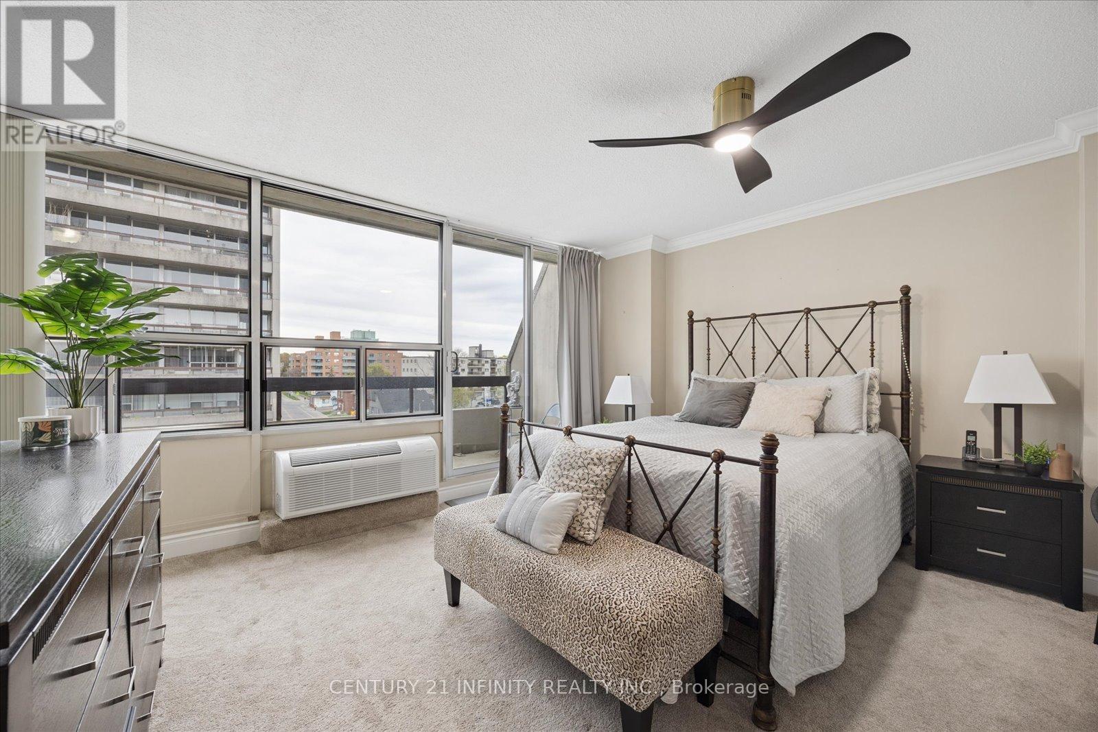 #635 50 RICHMOND STREET E - 11