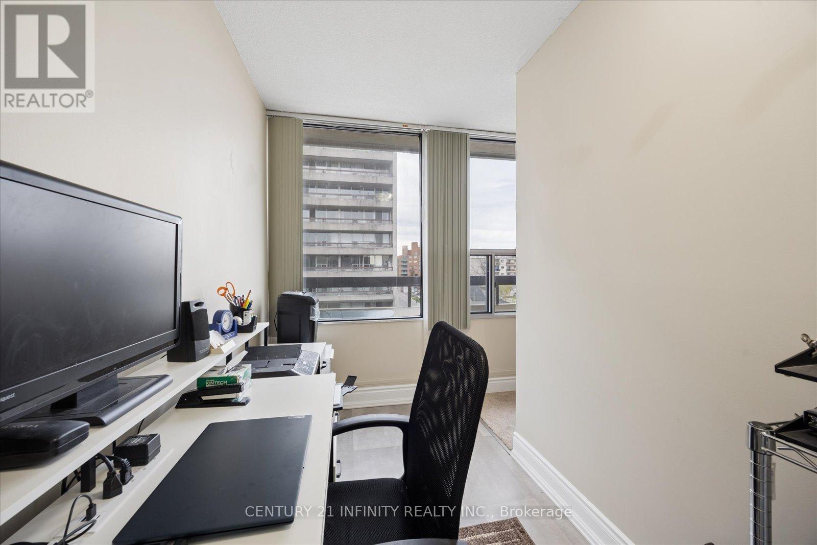 #635 50 RICHMOND STREET E - 14