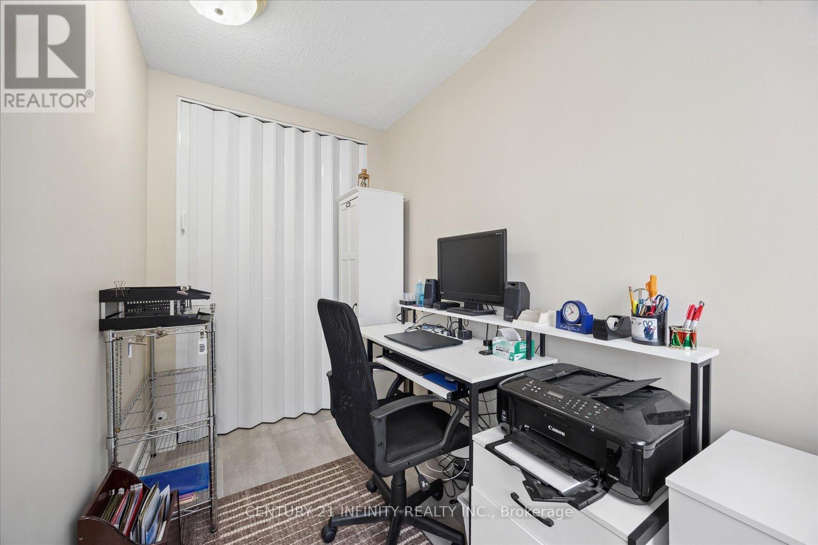 #635 50 RICHMOND STREET E - 13