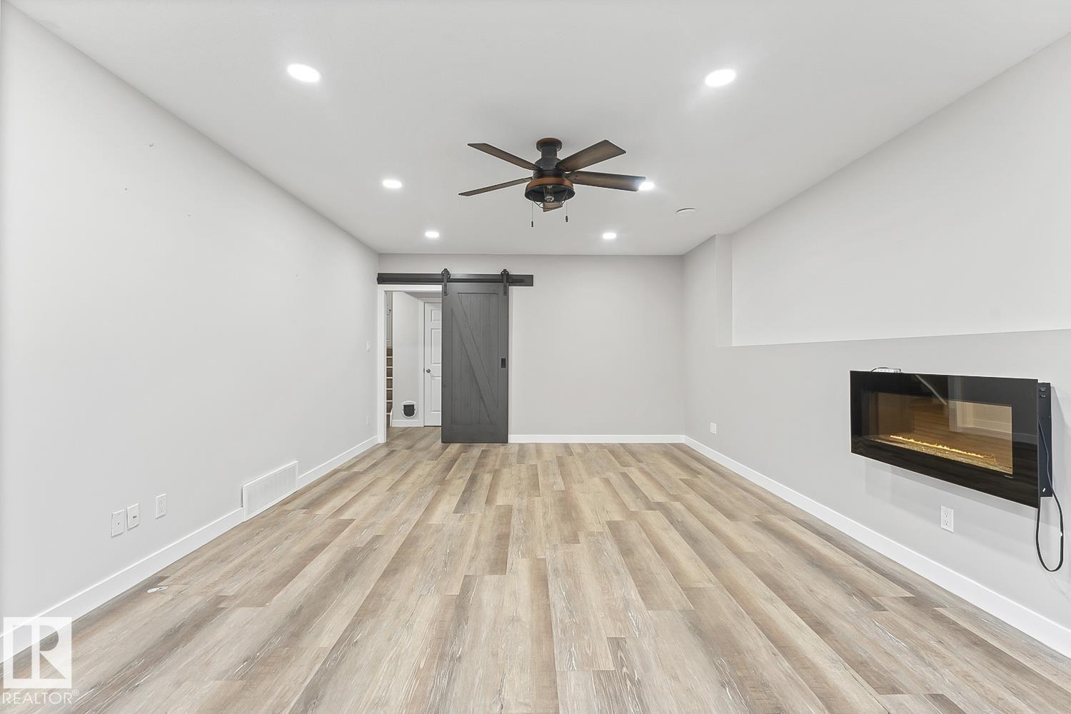 808 26 ST - 29