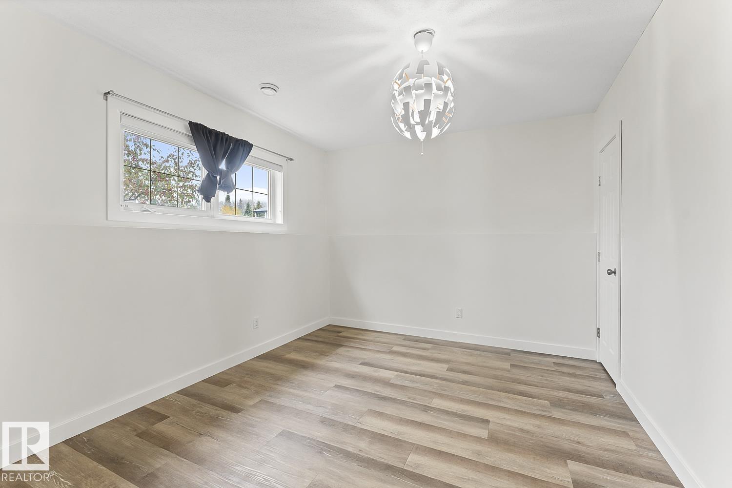 808 26 ST - 33