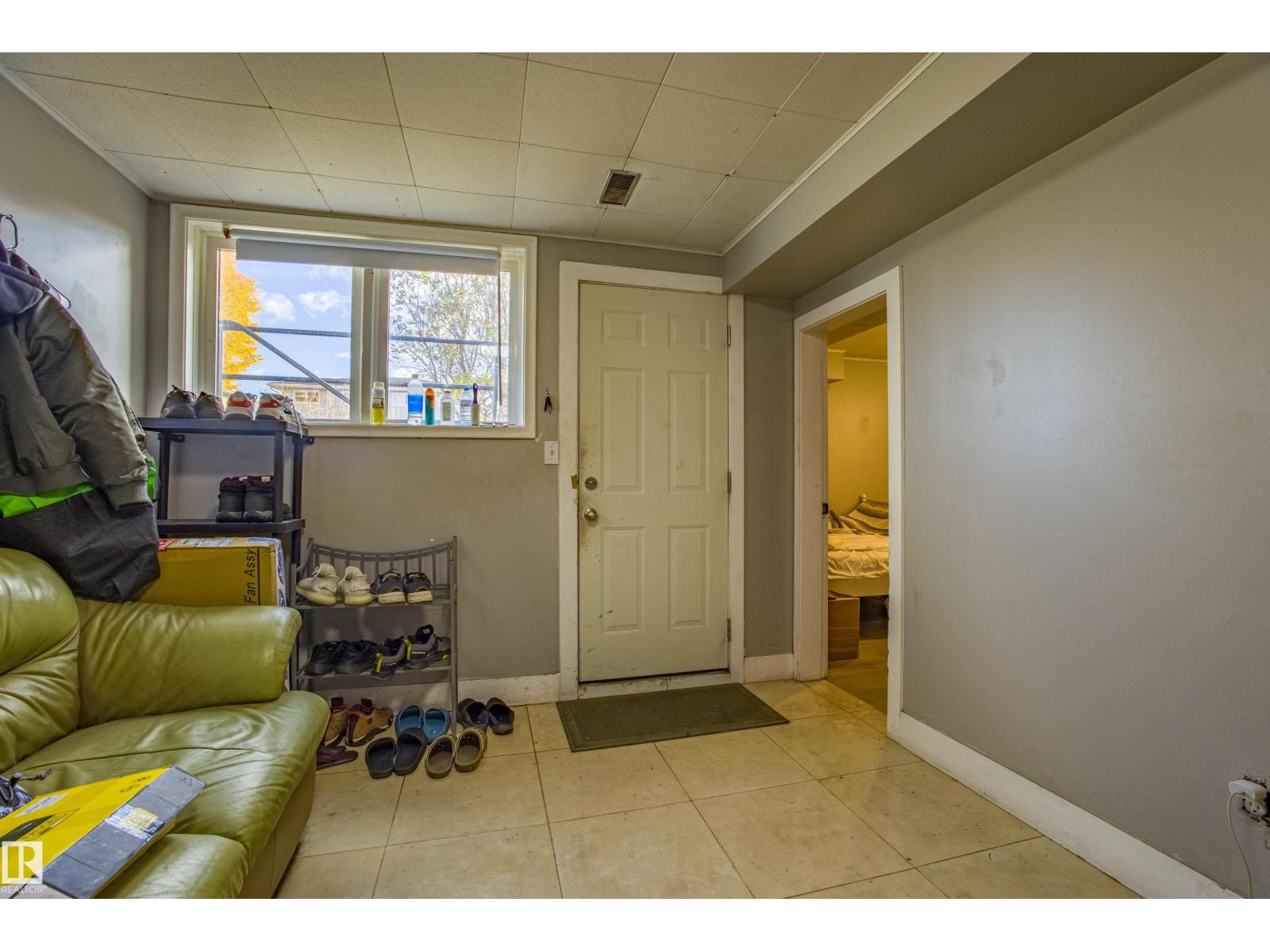 12716 12718 94 ST NW, Edmonton