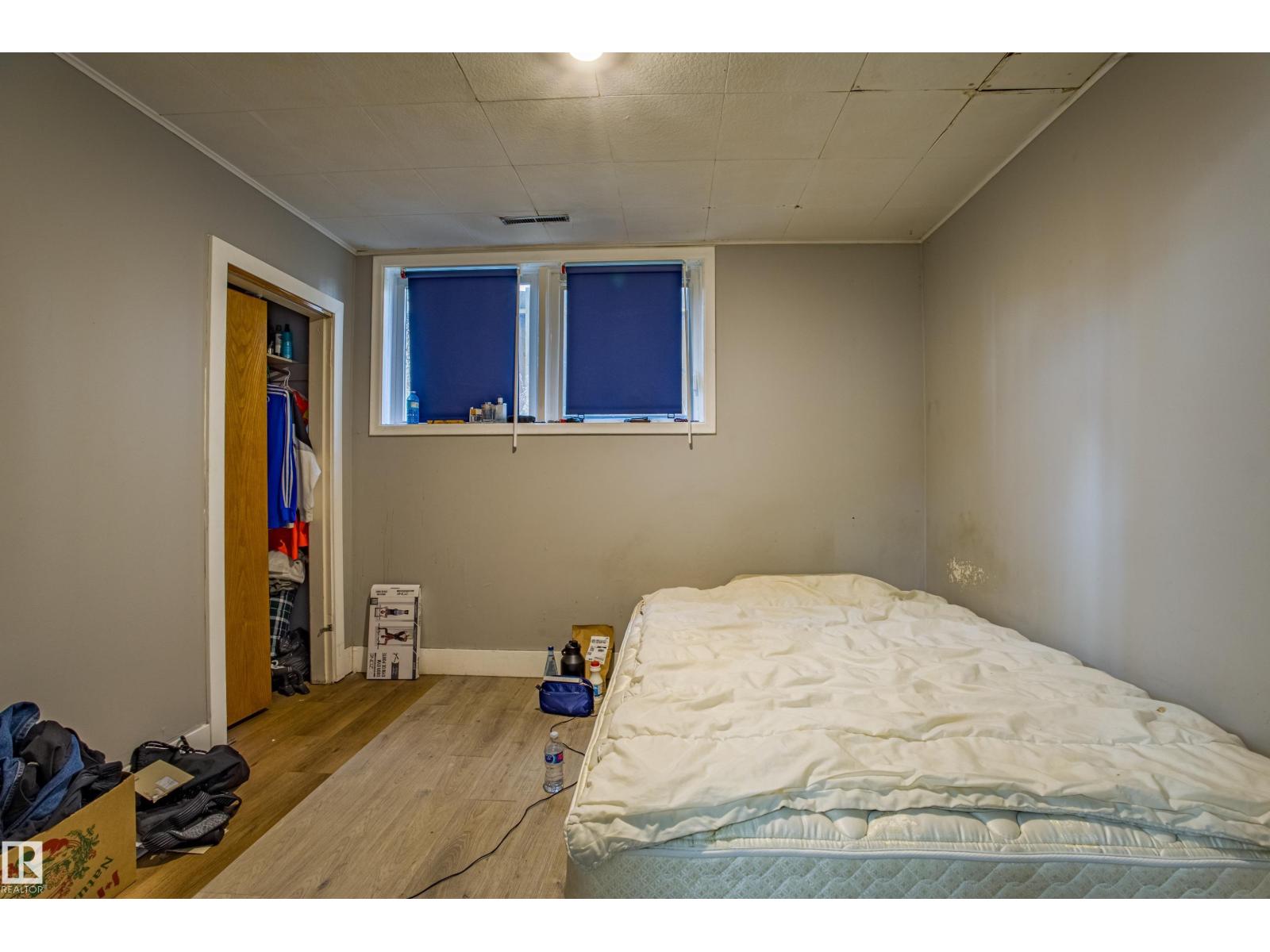 12716 12718 94 ST NW, Edmonton