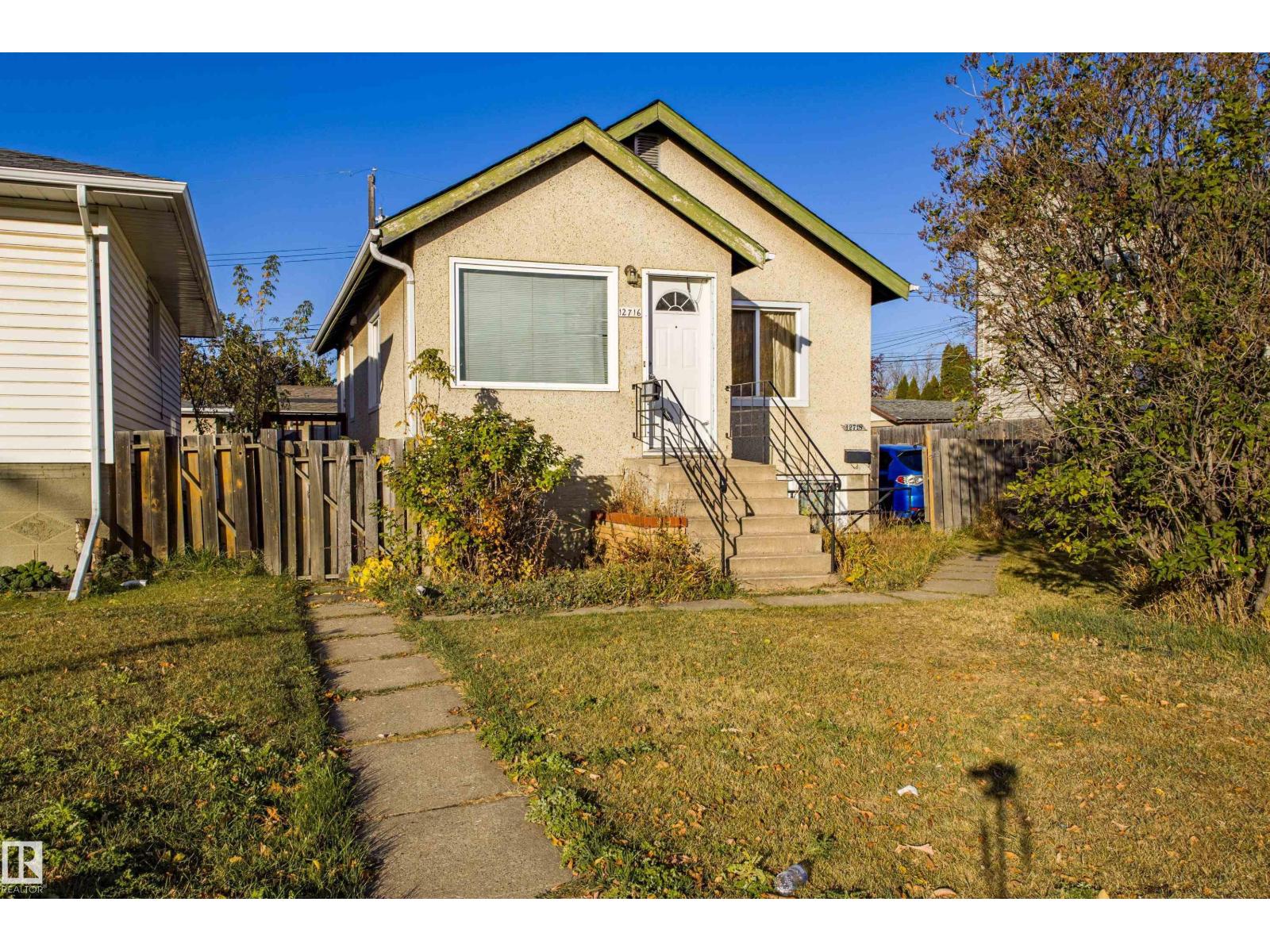 12716 12718 94 ST NW, Edmonton