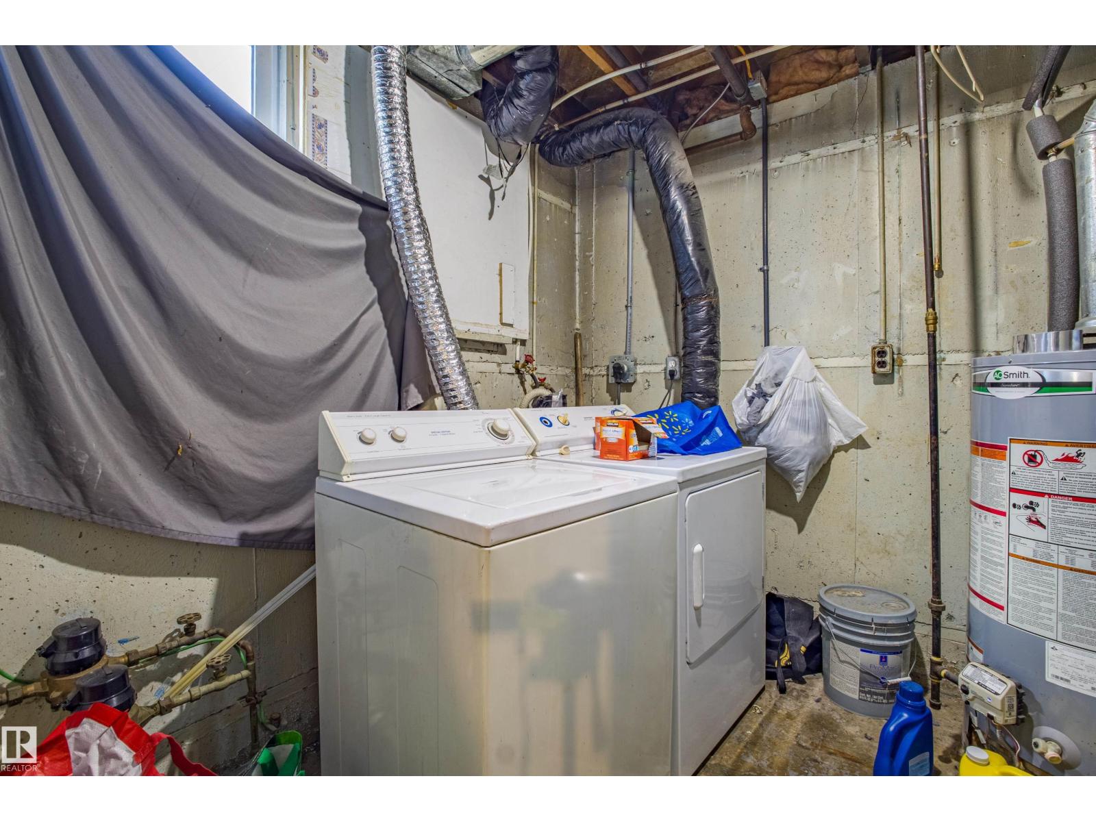 12716 12718 94 ST NW, Edmonton