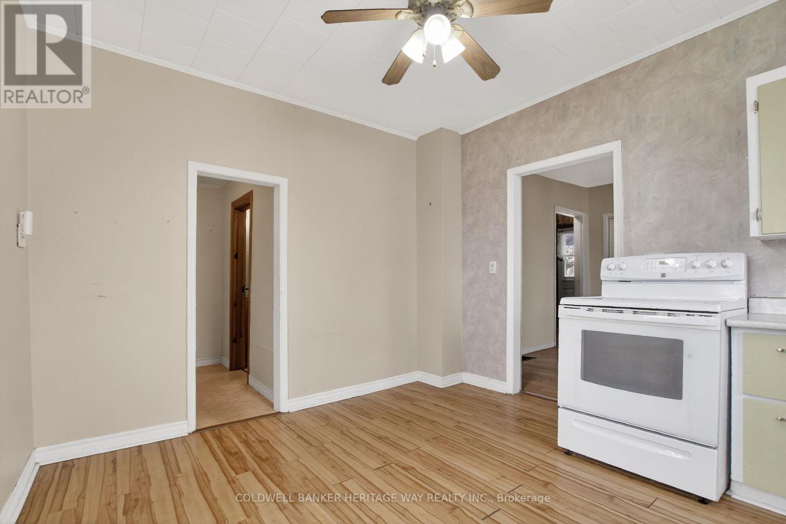 114 & 112 CLARENCE STREET - 25