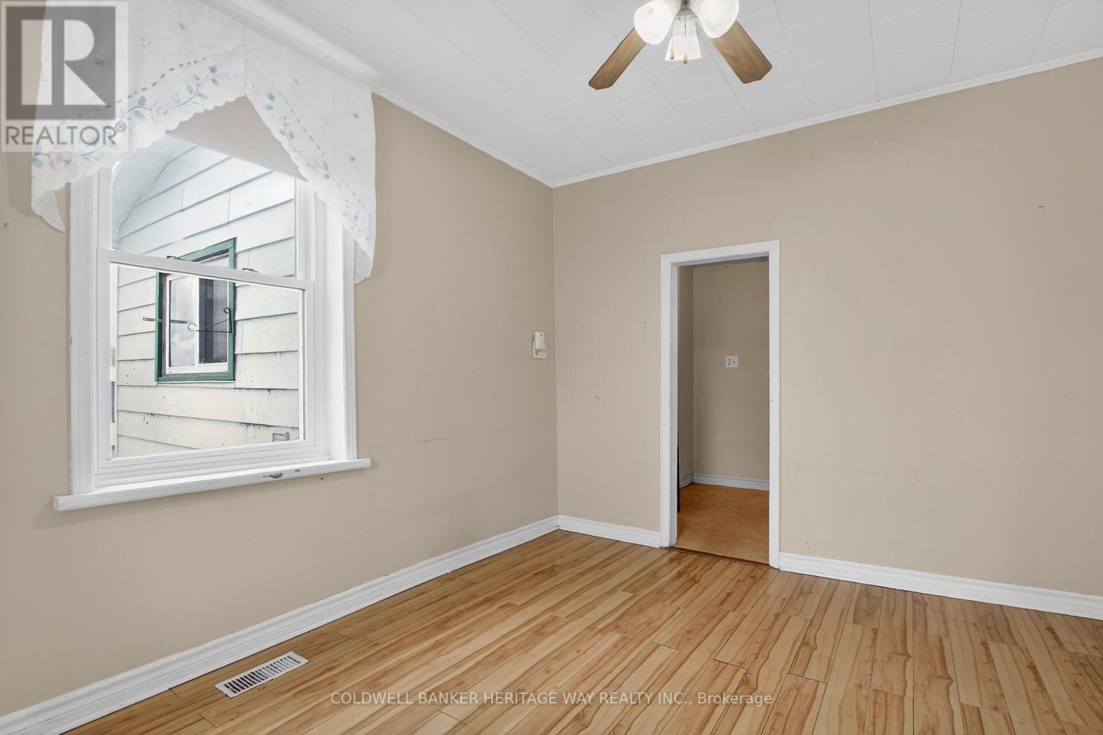 114 & 112 CLARENCE STREET - 26