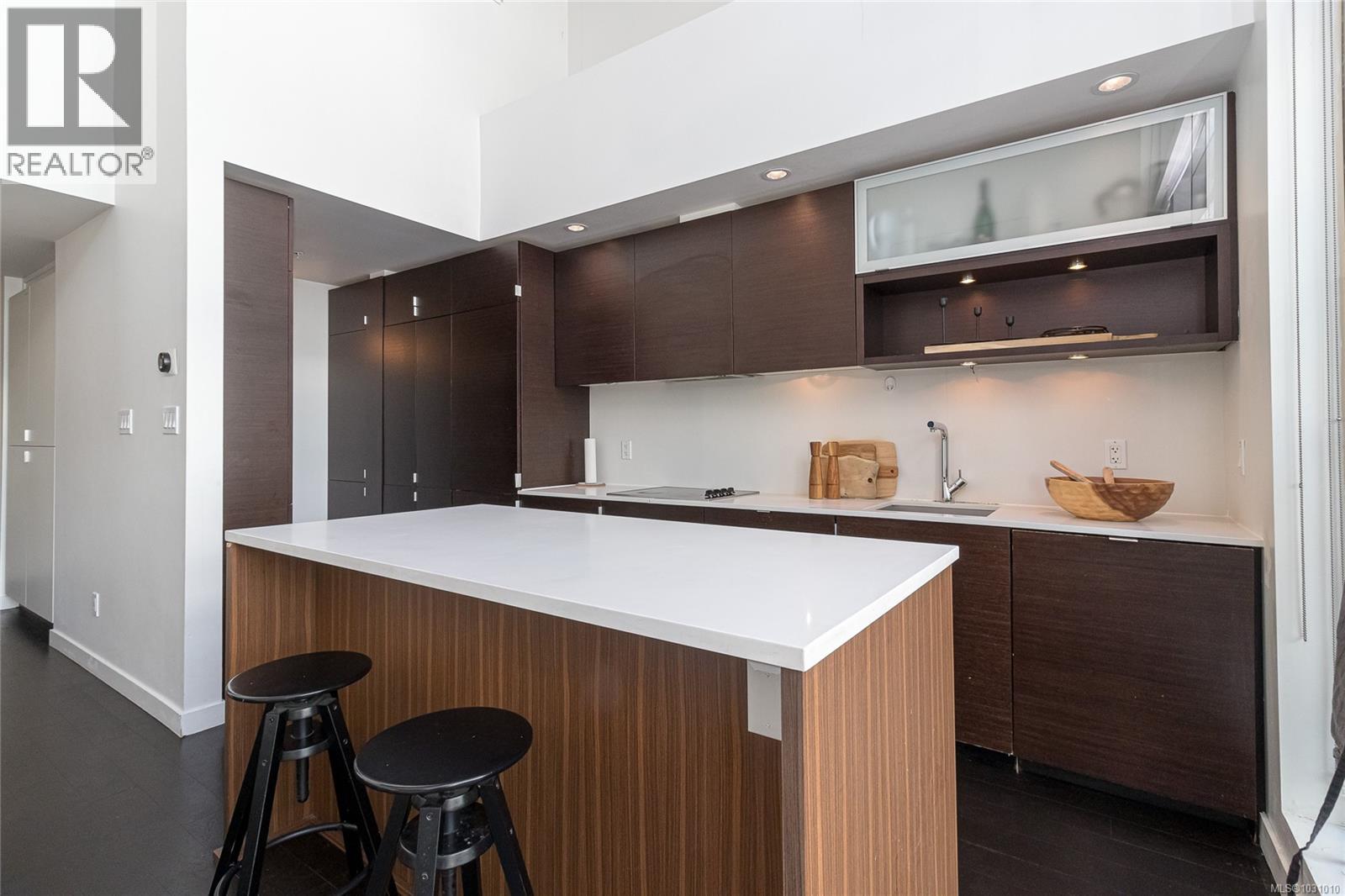 #417 770 Fisgard St - 11