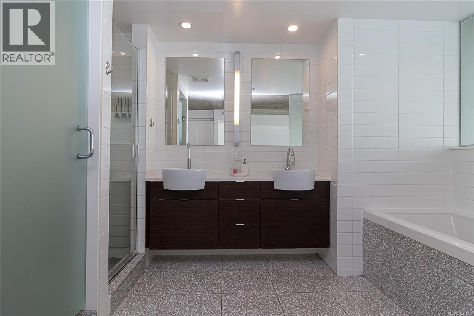 #417 770 Fisgard St - 25