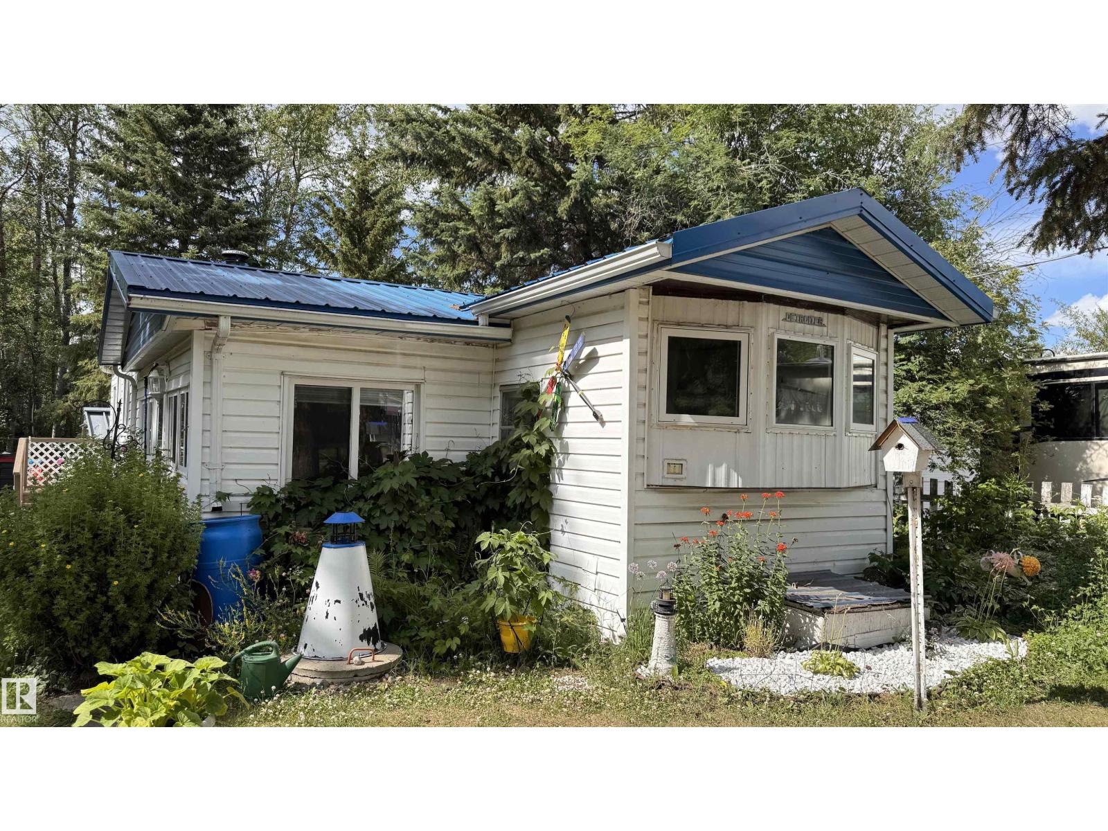 314, 11121 TWP RD 595 - 12