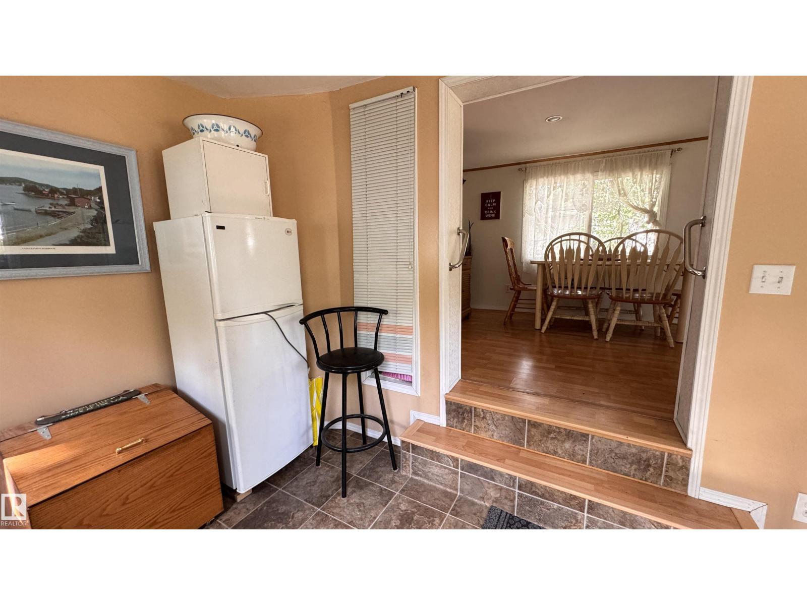 314, 11121 TWP RD 595 - 19