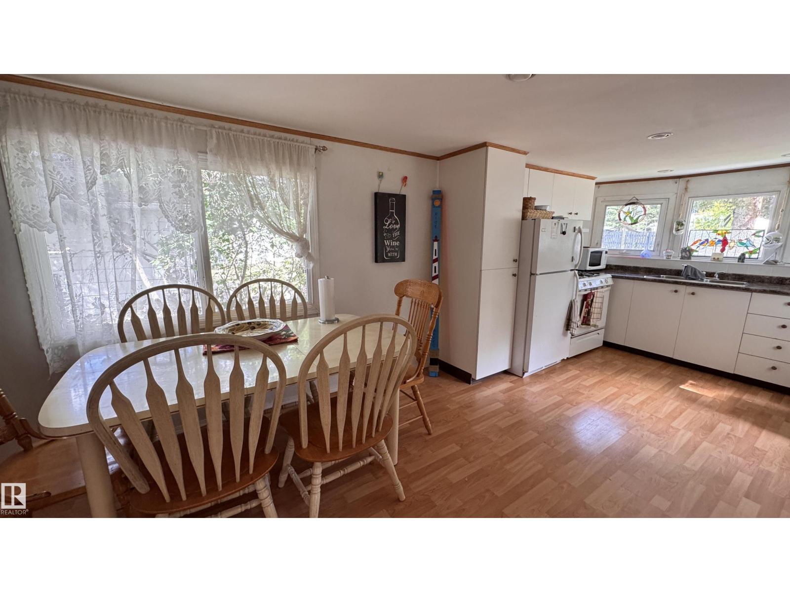 314, 11121 TWP RD 595 - 21