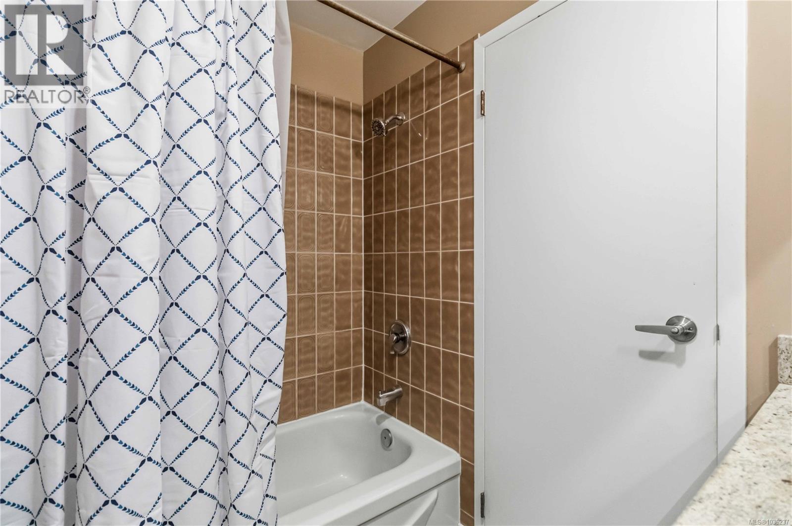 #509 103 Gorge Rd E - 17