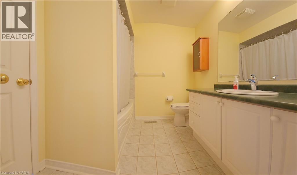 1817 CREEK Way, Burlington, Ontario, L7L6R1 — Photo 19