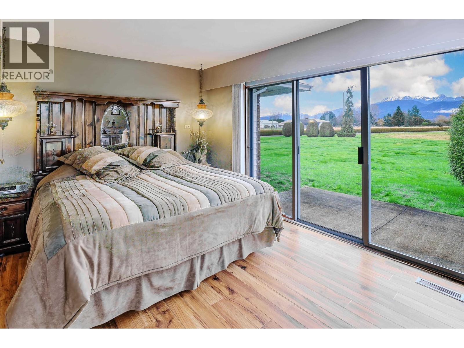 15145 HARRIS ROAD, Pitt Meadows