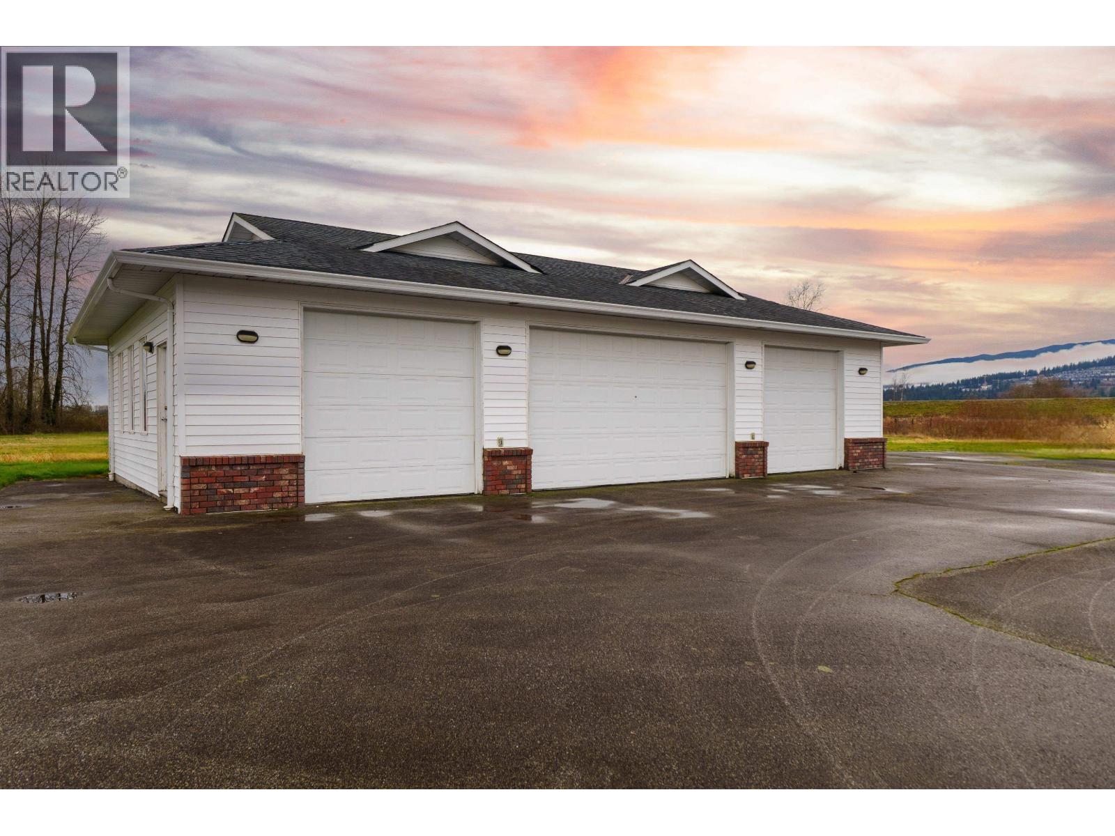 15145 HARRIS ROAD, Pitt Meadows