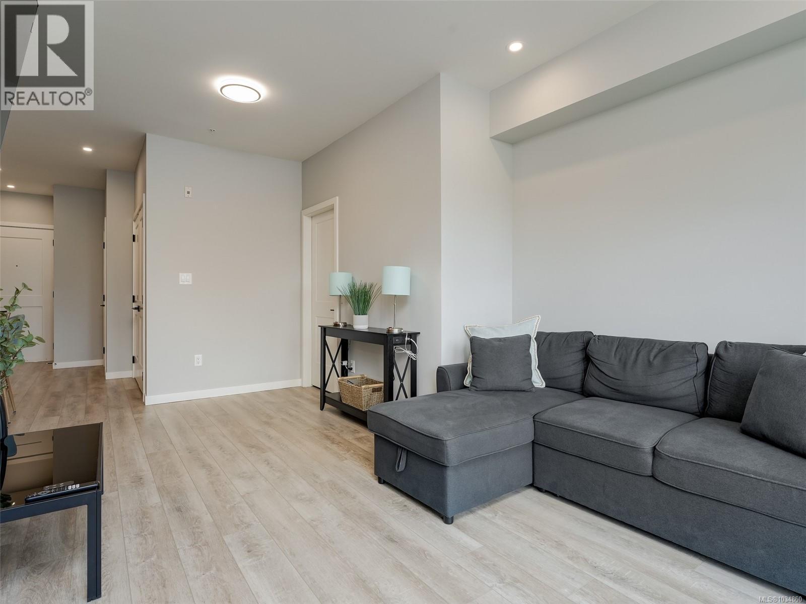 #404 654 Granderson Rd - 5