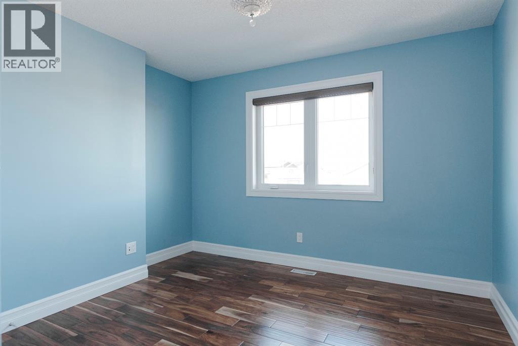 221 Warren Way, Fort McMurray