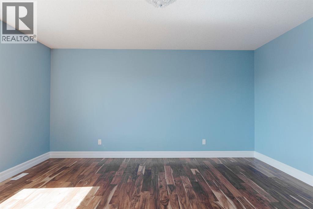 221 Warren Way, Fort McMurray