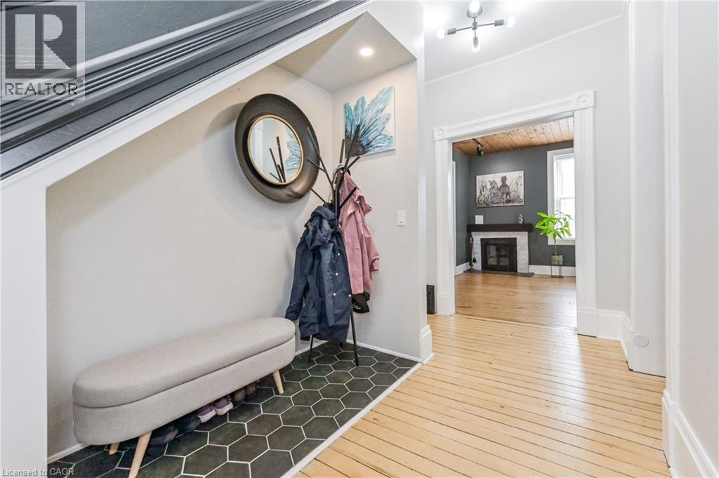180 UNION Street W, Fergus, Ontario, N1M1V3 — Photo 5