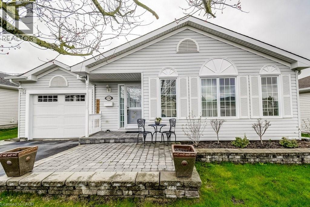 126 GLENARIFF Drive - 3