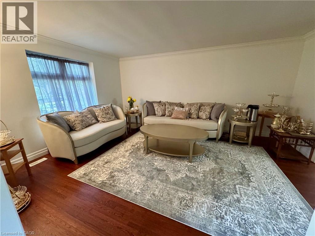 15 SHEPHERD Green, Ancaster, Ontario, L9G4R9 — Photo 6