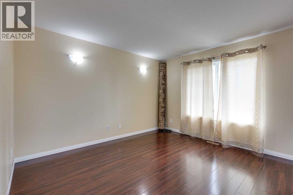 4626 51 Avenue - 16