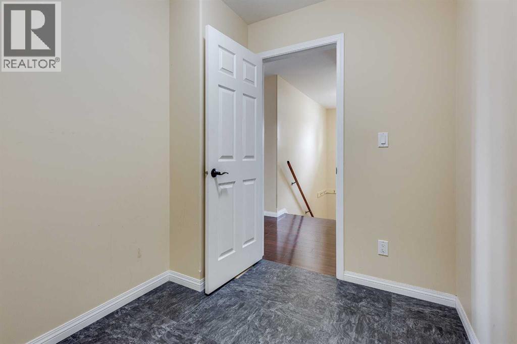 4626 51 Avenue - 23