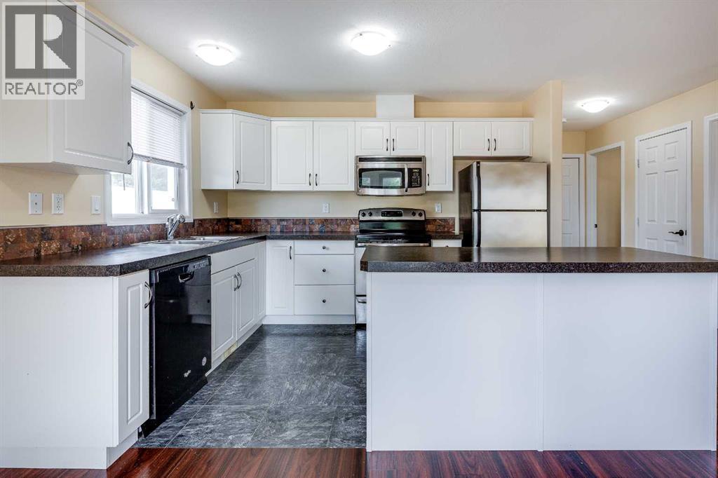 4626 51 Avenue - 9