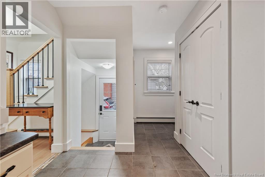 84 Kensington Drive - 10
