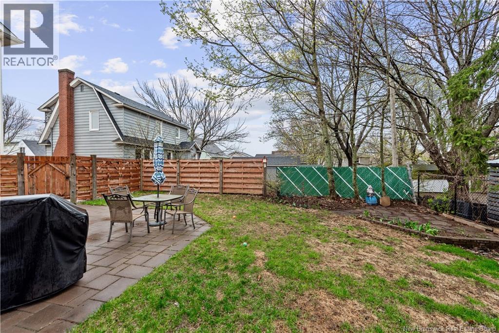84 Kensington Drive - 36