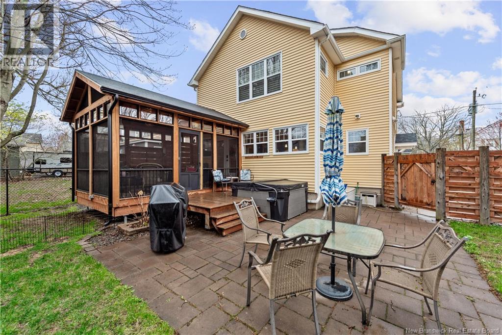 84 Kensington Drive - 33