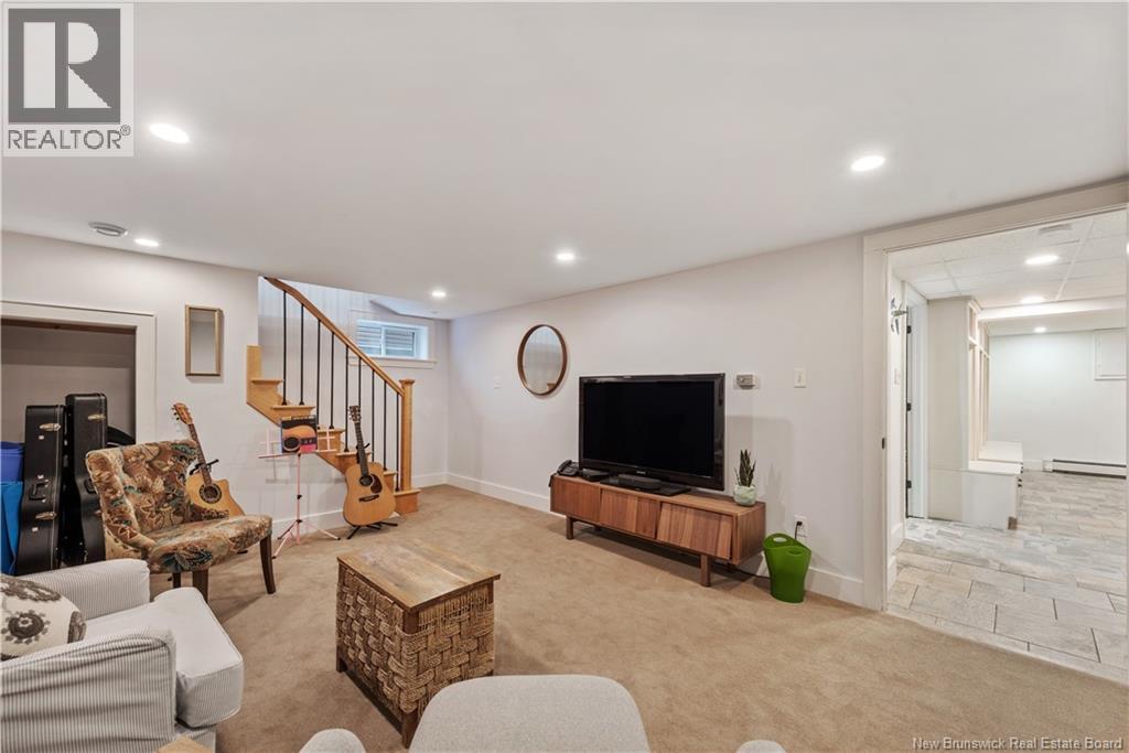 84 Kensington Drive - 24