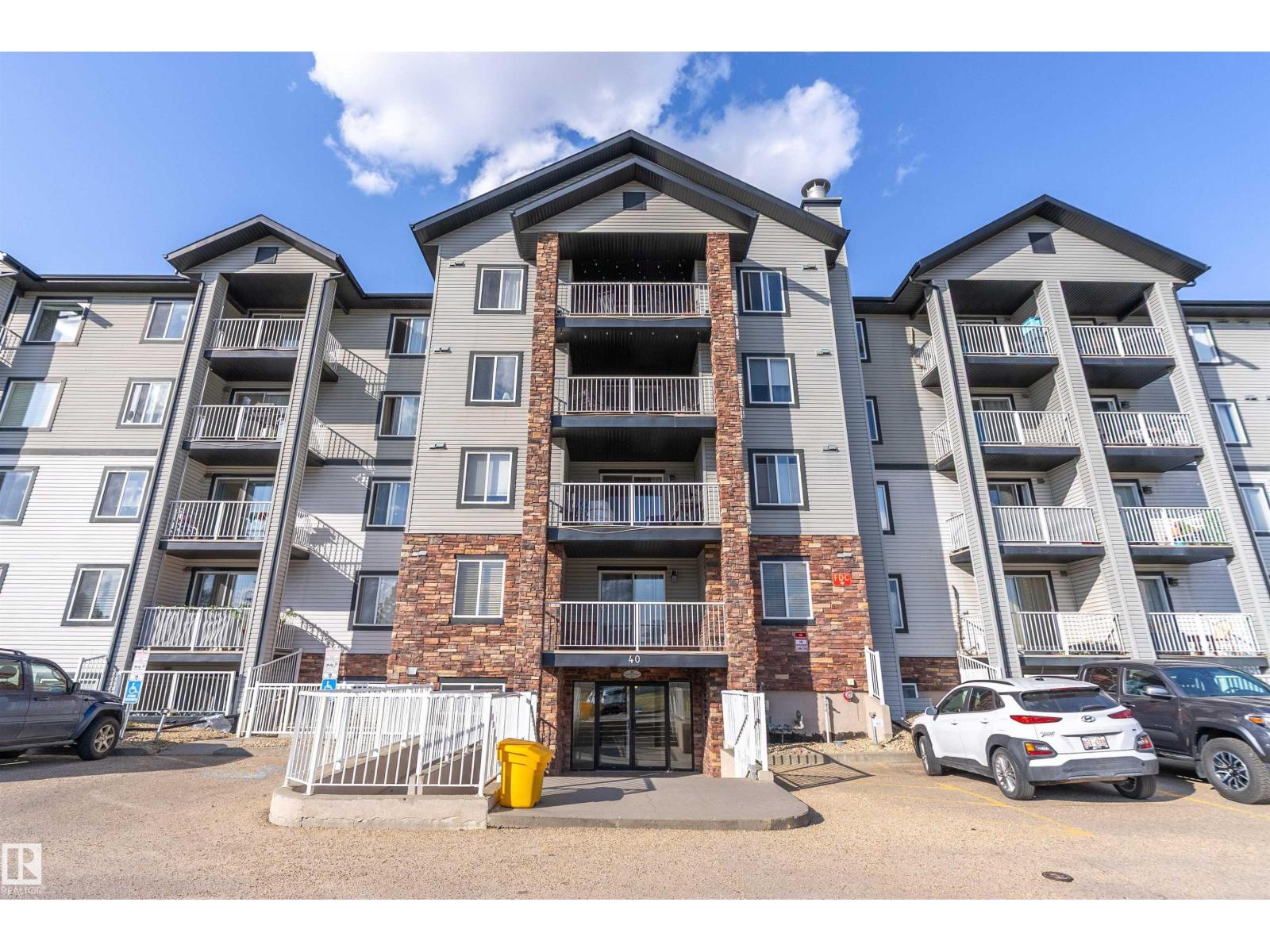 #402 40 SUMMERWOOD BV, Sherwood Park