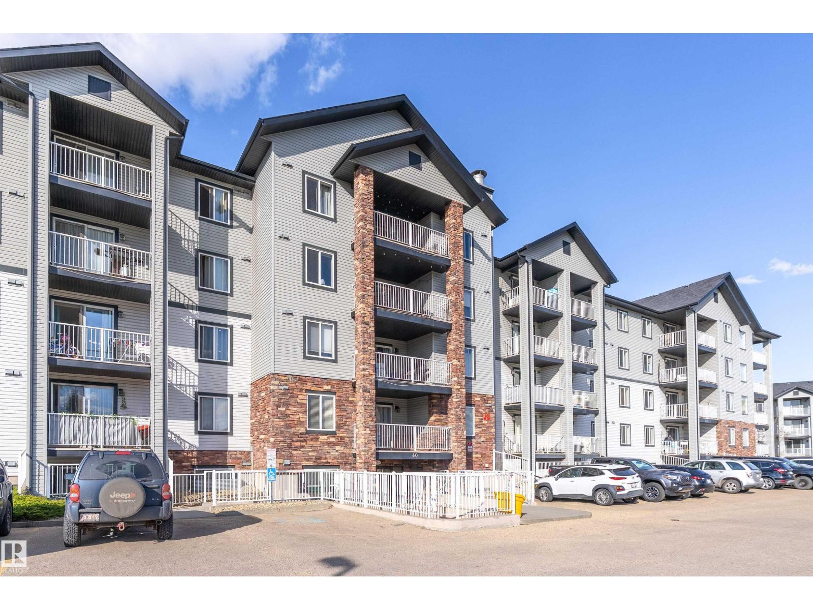 #402 40 SUMMERWOOD BV, Sherwood Park