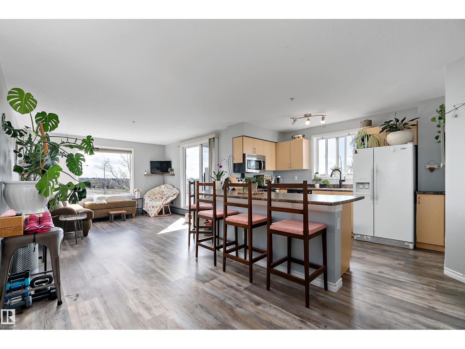 #402 40 SUMMERWOOD BV, Sherwood Park