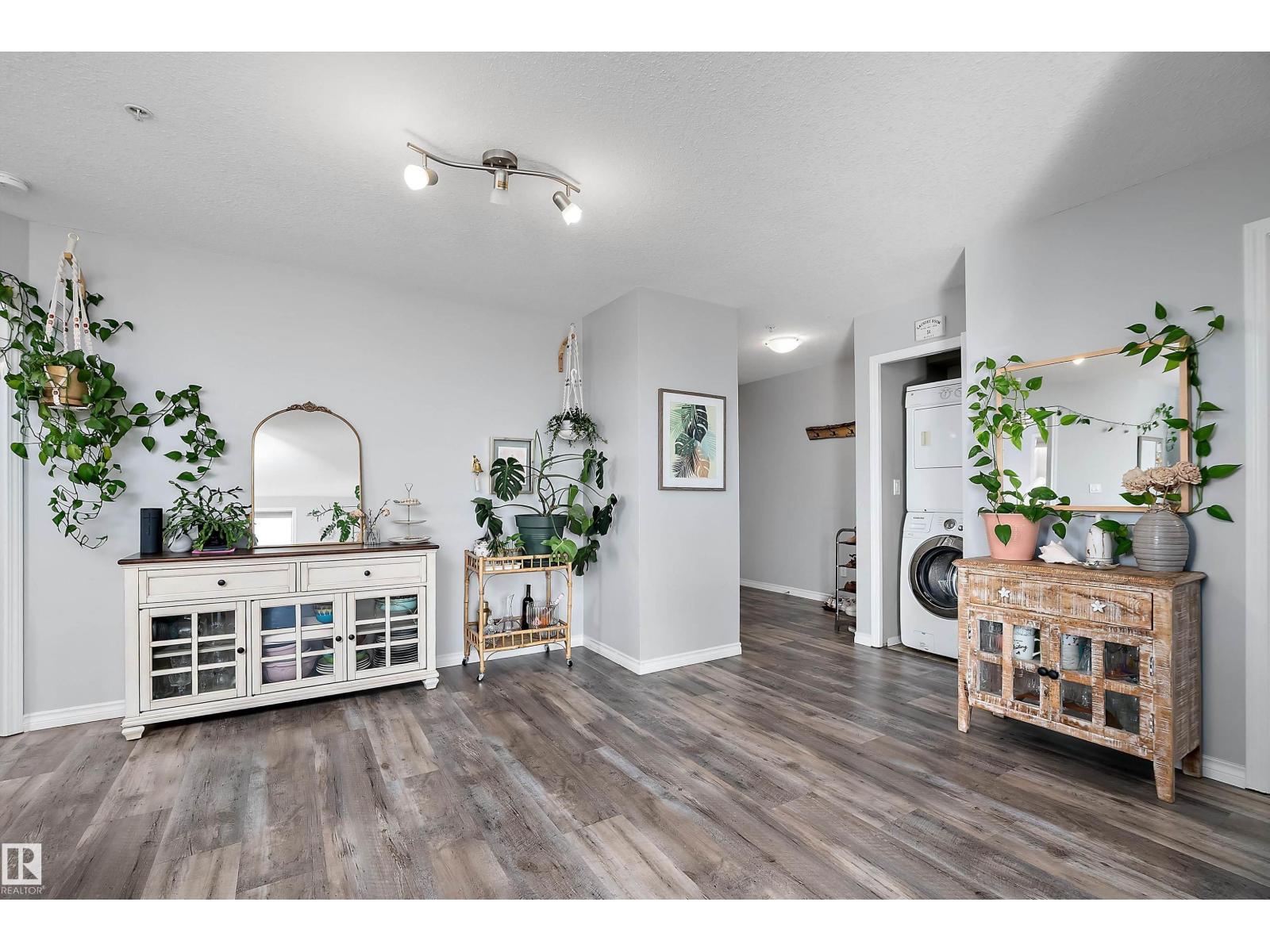 #402 40 SUMMERWOOD BV, Sherwood Park