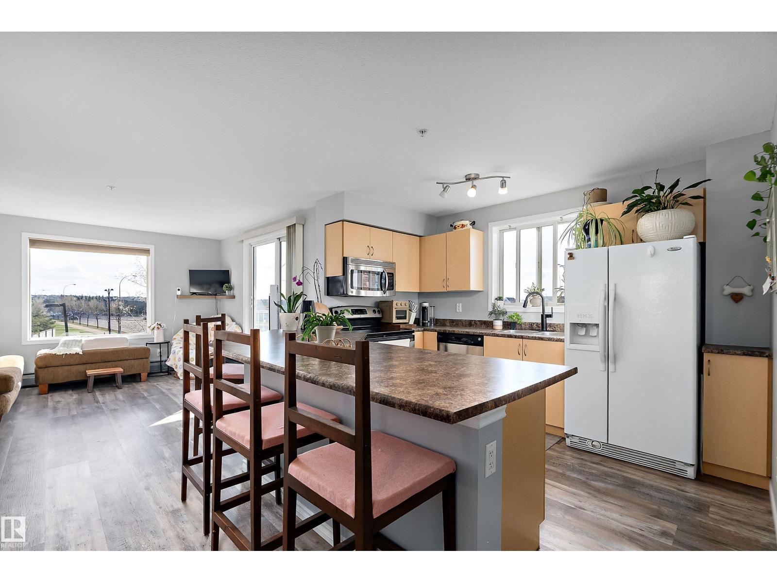 #402 40 SUMMERWOOD BV, Sherwood Park