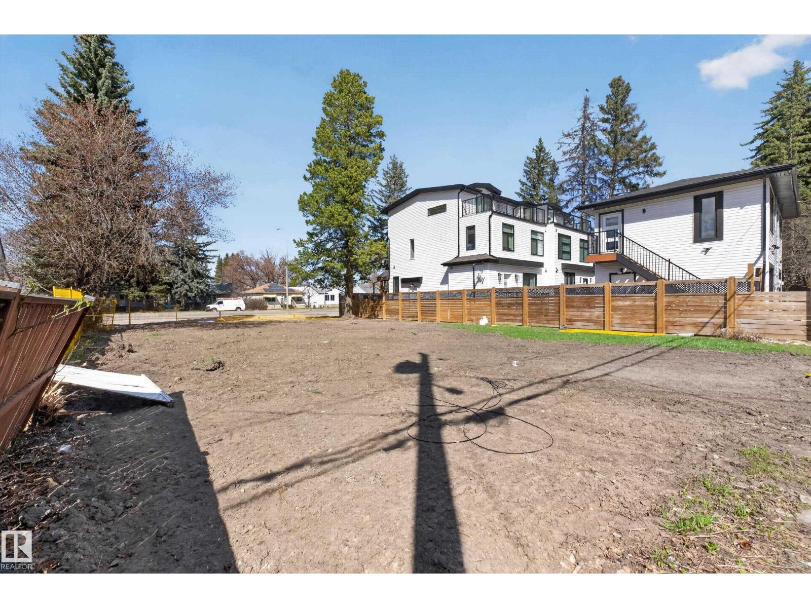 10655 61 AV NW, Edmonton