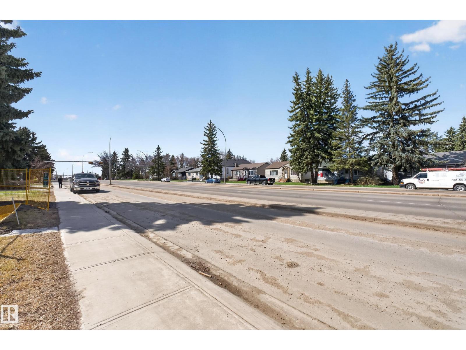 10655 61 AV NW, Edmonton