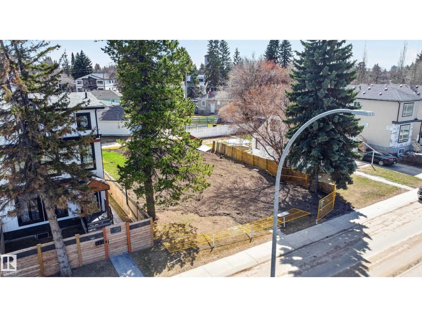 10655 61 AV NW, Edmonton