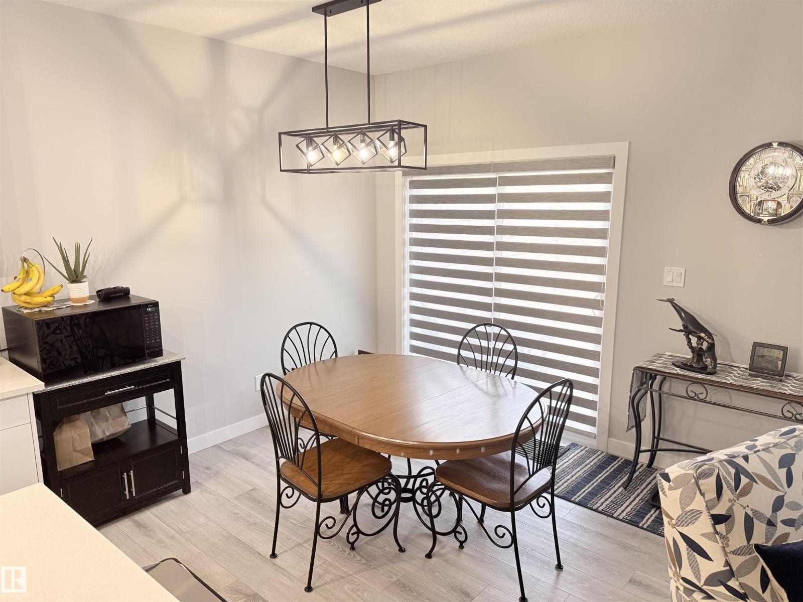 525 KLEINS CO, Leduc