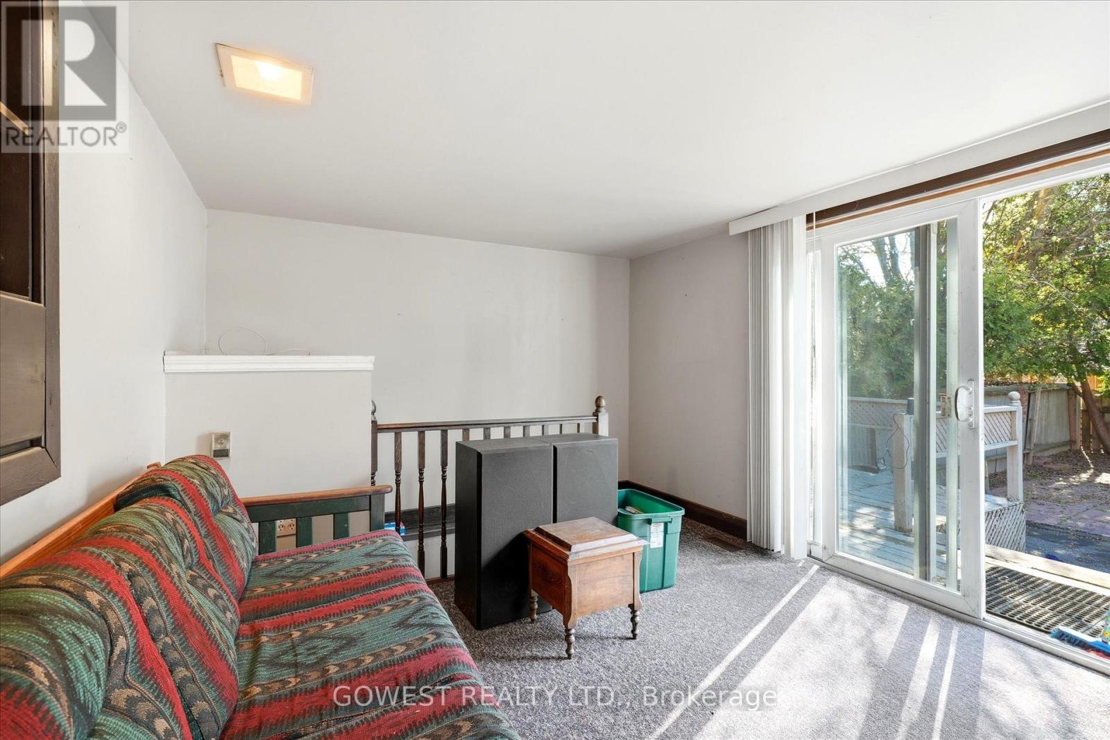 60 WARREN CRESCENT - 31