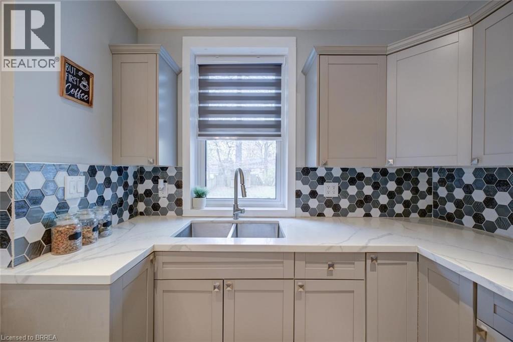 27 EDWIN Street, Brantford, Ontario, N3T4B8 — Photo 32
