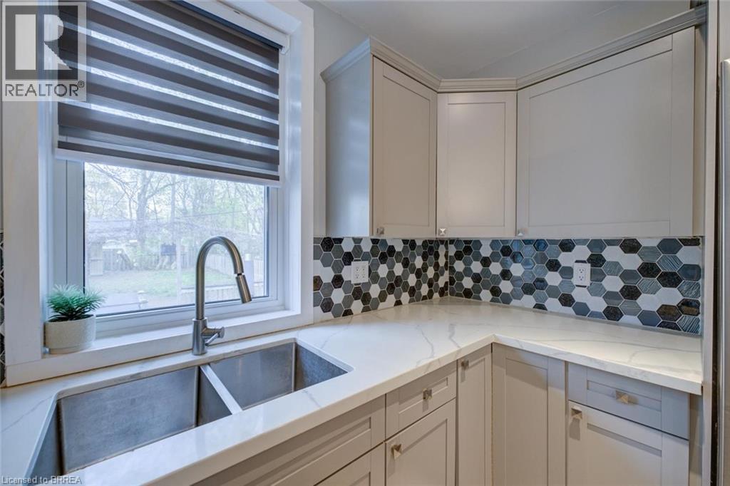27 EDWIN Street, Brantford, Ontario, N3T4B8 — Photo 4