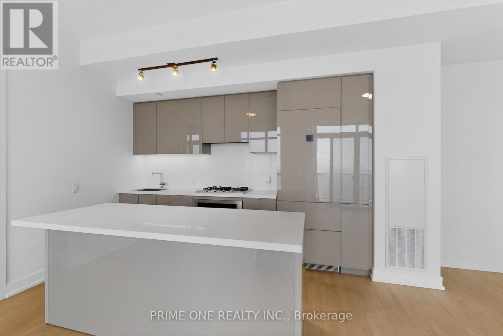 #6113 7 GRENVILLE STREET - 12