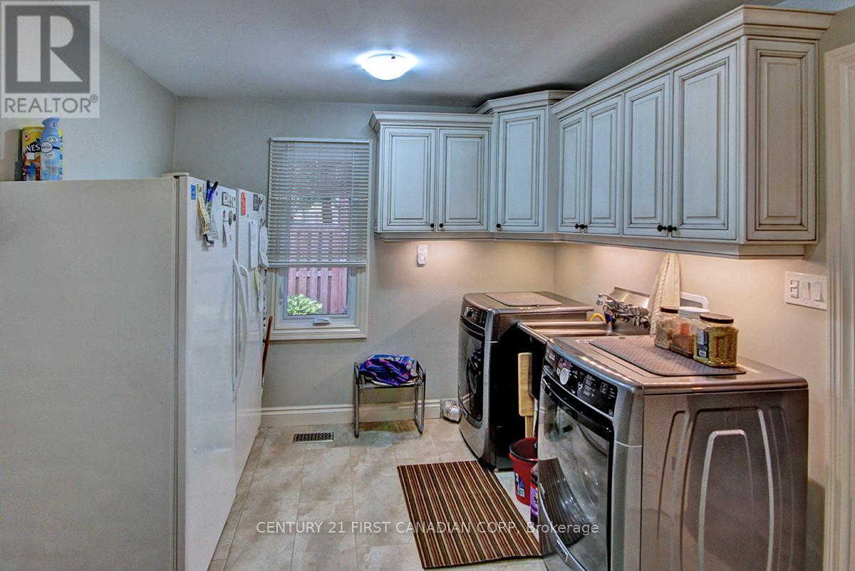 811 CLEARVIEW CRESCENT - 15