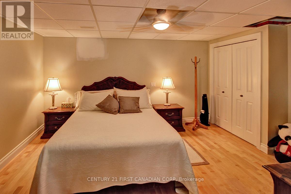 811 CLEARVIEW CRESCENT - 26